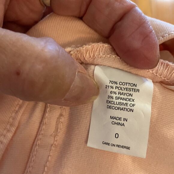 Soho Size 0 pale pink denim jeans with scalloped hemline. - Picture 4 of 9